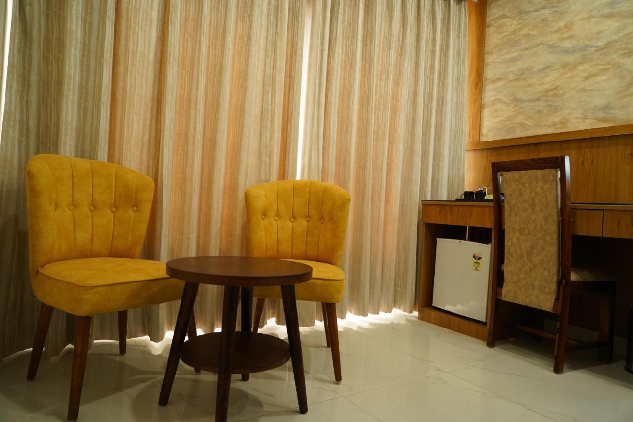 Hotel Shanti Sagar Kharar Extérieur photo